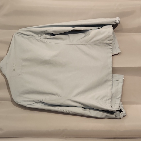 Womens light blue Four Seasons Resort in Honolulu Hawaii  Greg Norman GolfJacket - Picture 5 of 6